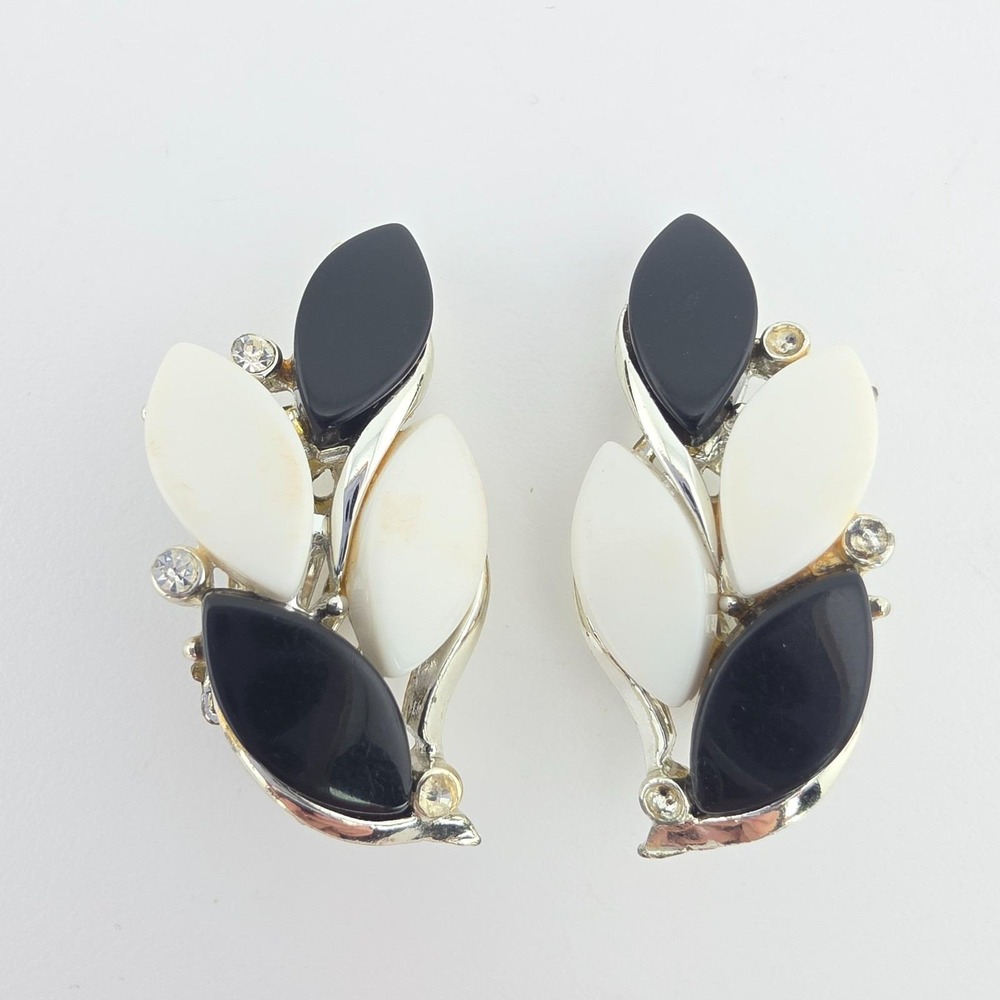 Vtg PAKULA Clip-On Earrings Black White Lucite Floral Mid-Century Silver Tone
